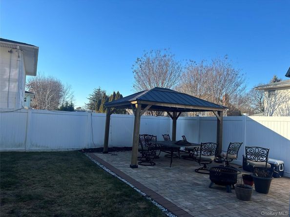 313 Lexington Avenue, West Babylon NY 11704