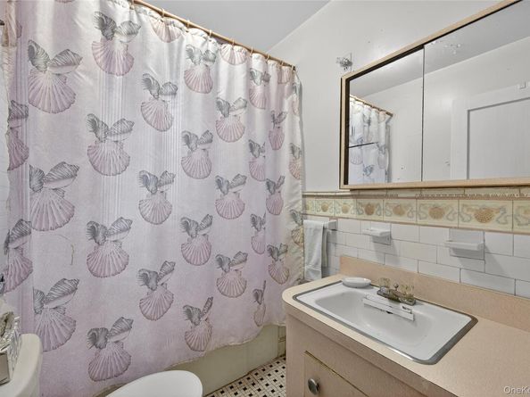 47 10th Street, Locust Valley NY 11560
