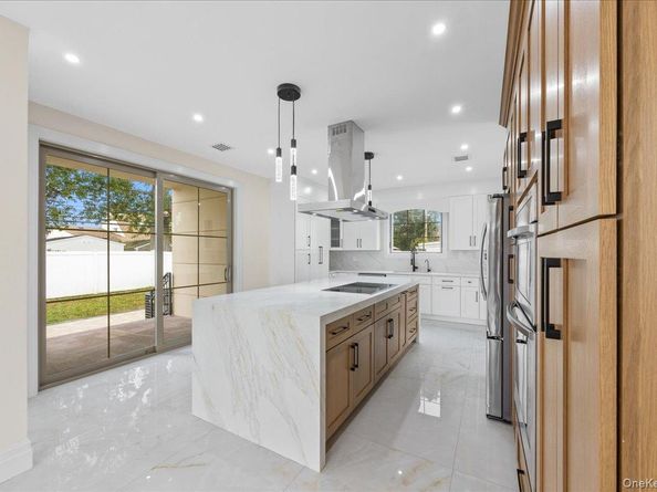 2481 Putnam Drive, East Meadow NY 11554