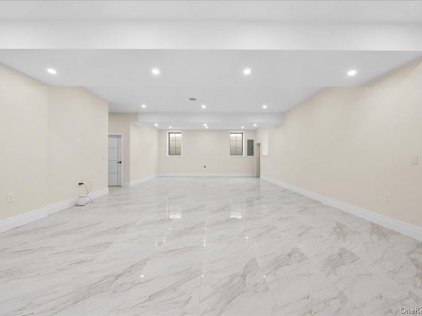 2481 Putnam Drive, East Meadow NY 11554