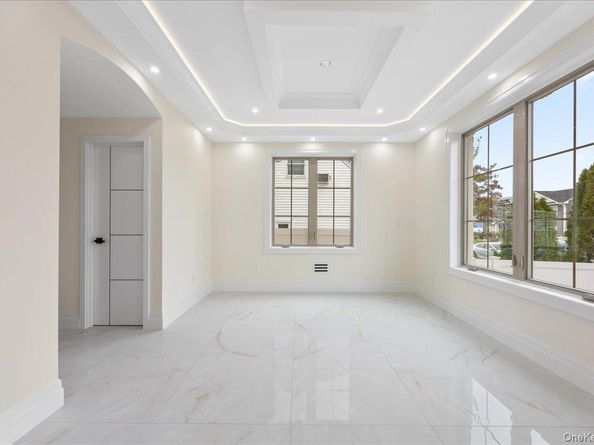 2481 Putnam Drive, East Meadow NY 11554