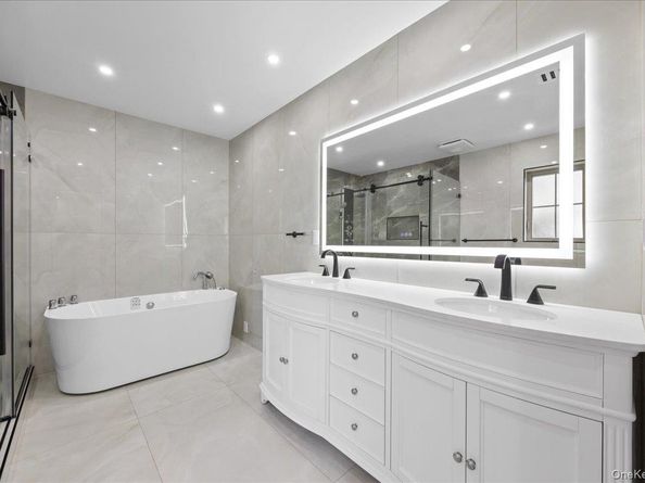 2481 Putnam Drive, East Meadow NY 11554