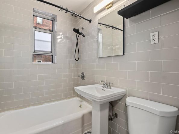 610 Waring Avenue 2T, Bronx NY 10467