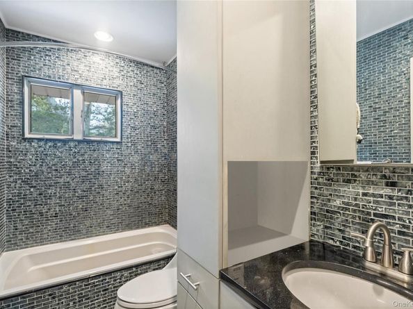 8 Westminster Road, Syosset NY 11791