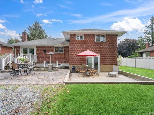 8 Westminster Road, Syosset NY 11791