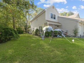 18 Lindsey Court, Holtsville NY 11742