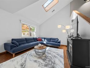 18 Lindsey Court, Holtsville NY 11742