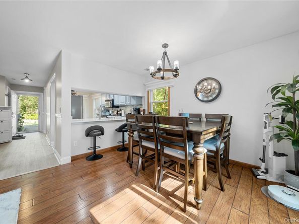 18 Lindsey Court, Holtsville NY 11742