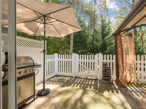 18 Lindsey Court, Holtsville NY 11742