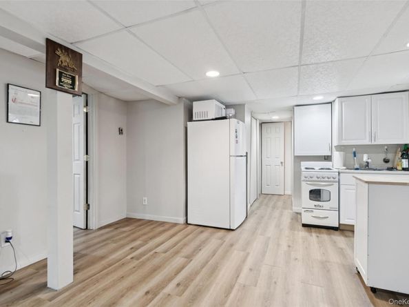 1 W End Avenue, Brentwood NY 11717