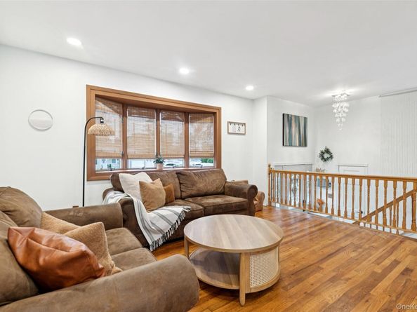 1 W End Avenue, Brentwood NY 11717