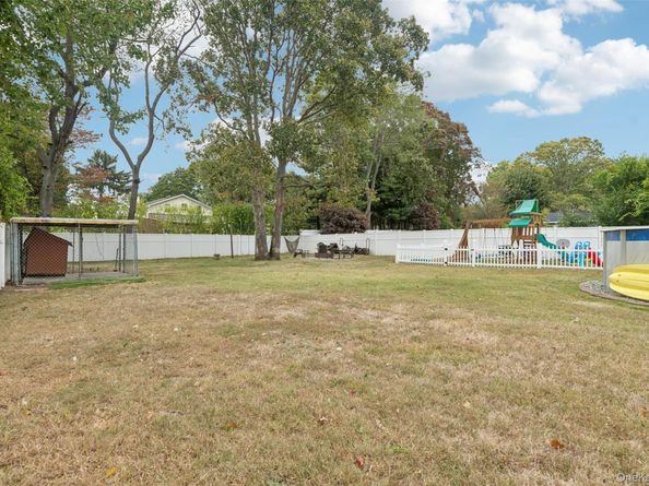 1 W End Avenue, Brentwood NY 11717