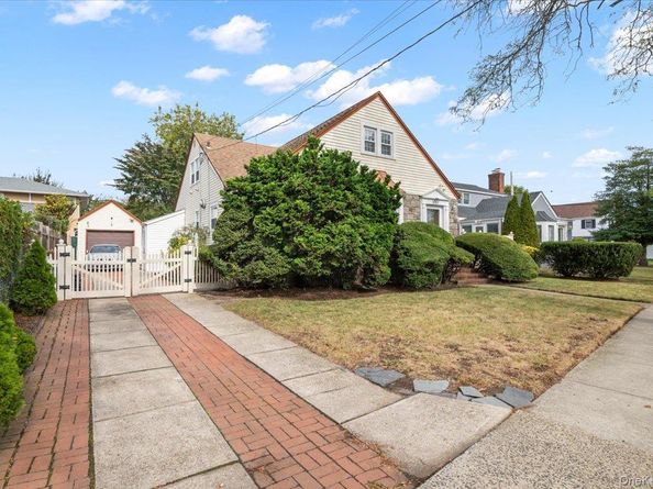 1067 Atlantic Avenue, Baldwin NY 11510