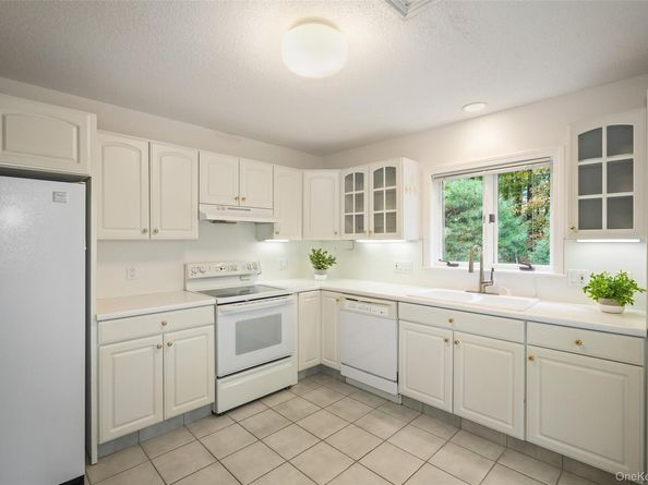 711 Heritage Hills Drive A, Somers NY 10589
