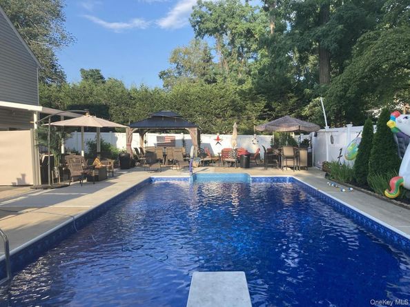 86 E 24th Street, Huntington Station NY 11746