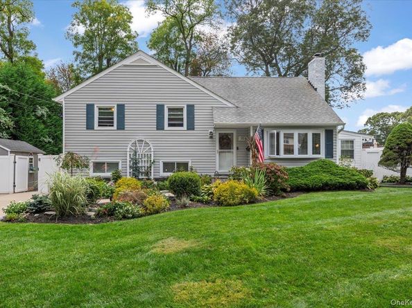 86 E 24th Street, Huntington Station NY 11746