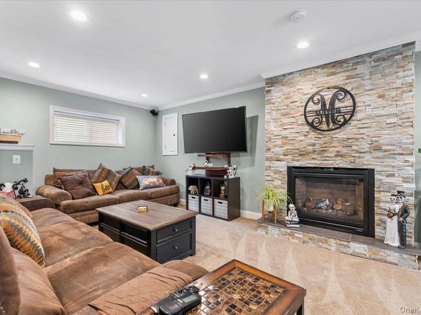 86 E 24th Street, Huntington Station NY 11746