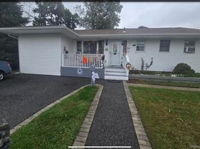 14 E Chestnut Street, Central Islip NY 11722