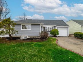 485 Farm Ranch Road W, Bethpage NY 11714