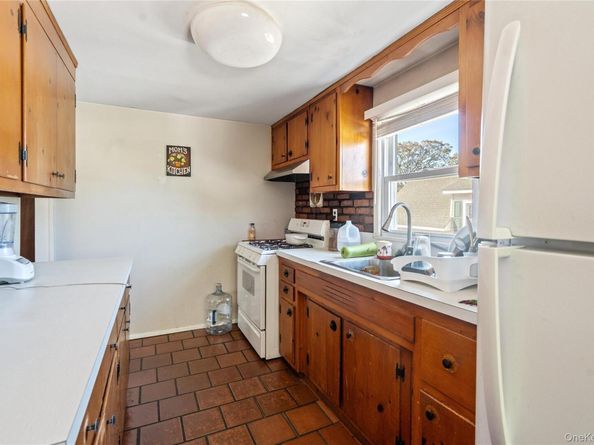 59 Wood Street, Lynbrook NY 11563