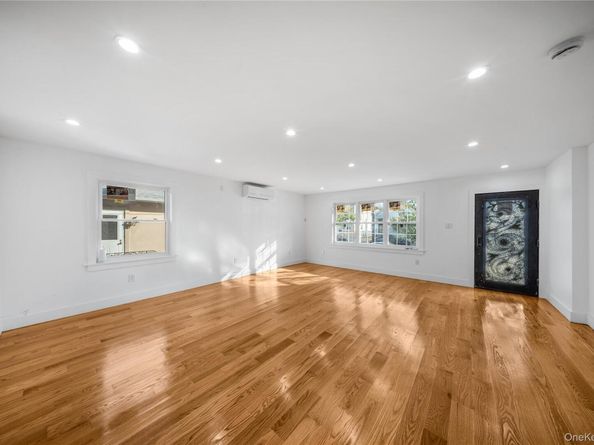 1120 128th Street, College Point NY 11356