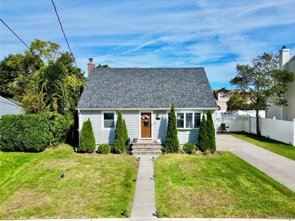 2197 6th Street, East Meadow NY 11554