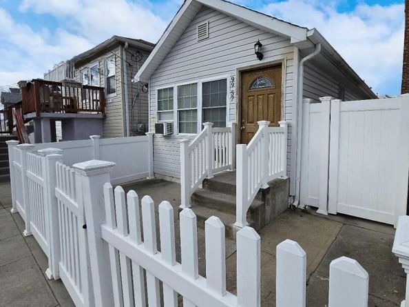 9957 164th Road, Howard Beach NY 11414