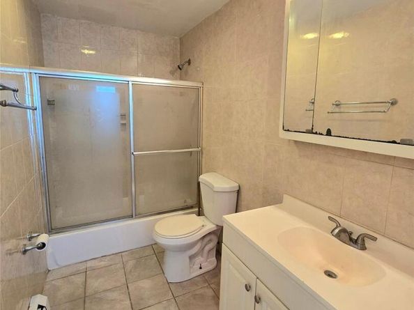 9957 164th Road, Howard Beach NY 11414