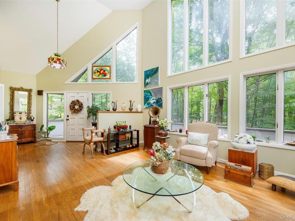 51 Major Lockwood Lane, Pound Ridge NY 10576