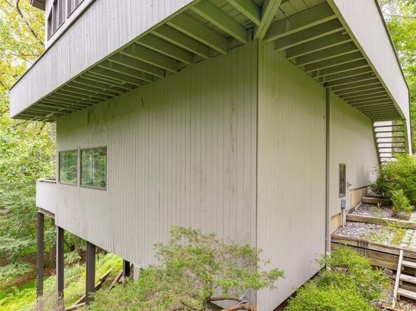 51 Major Lockwood Lane, Pound Ridge NY 10576