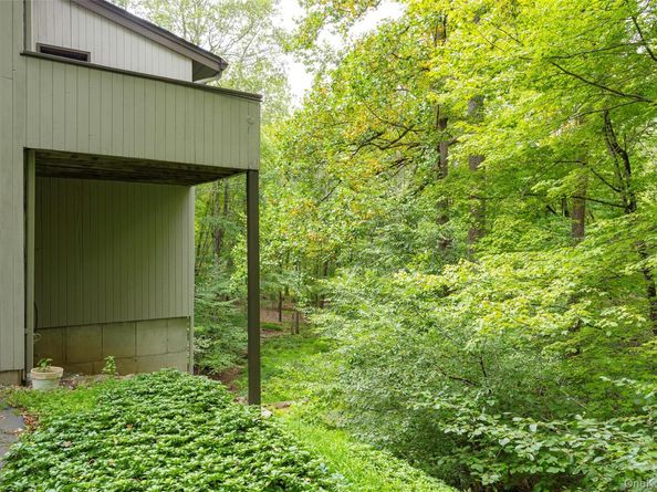 51 Major Lockwood Lane, Pound Ridge NY 10576