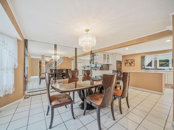 24 Oakdale Avenue, Farmingville NY 11738
