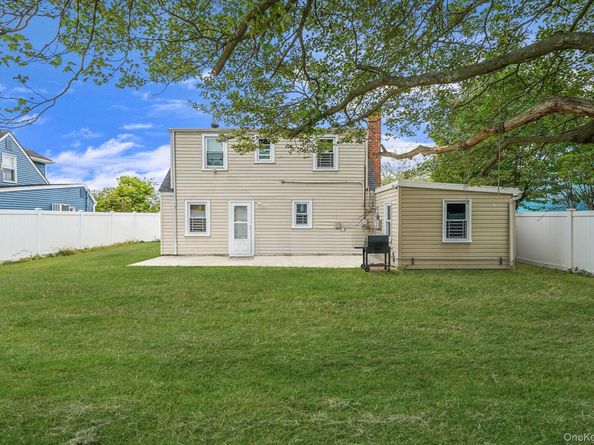 181 S Alleghany Avenue, Lindenhurst NY 11757