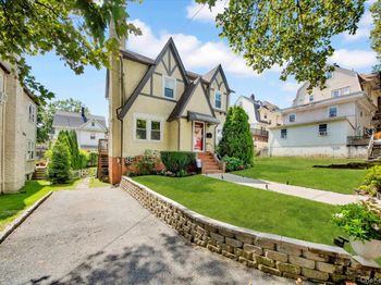 12 Crest Avenue