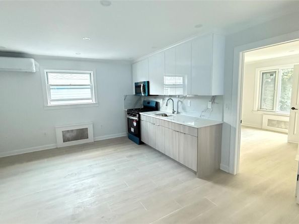 16430 77th Road, Fresh Meadows NY 11366
