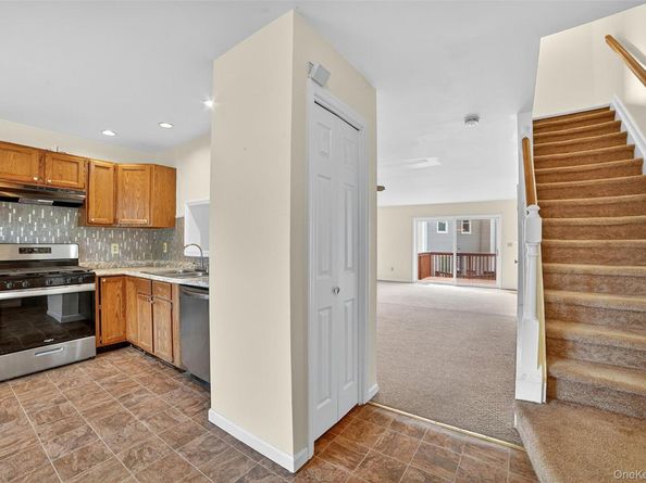 501 Mallard Way, Peekskill NY 10566