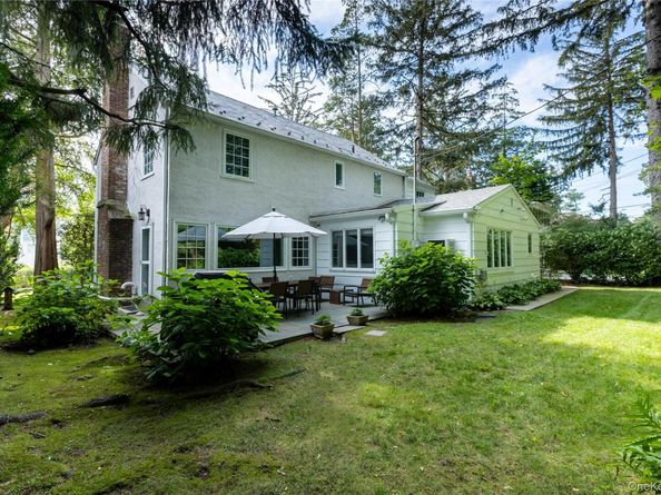 20 Mill Spring Road, Manhasset NY 11030