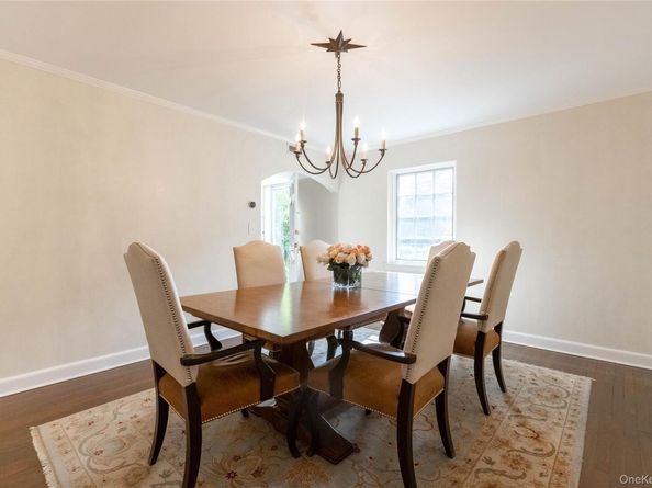 20 Mill Spring Road, Manhasset NY 11030