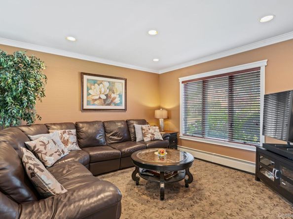 12 Coachman Lane, Levittown NY 11756