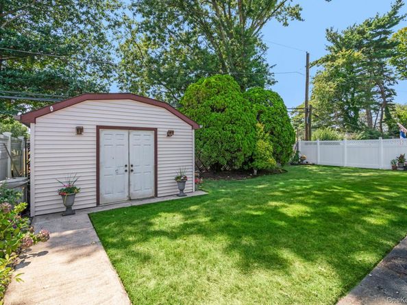 12 Coachman Lane, Levittown NY 11756