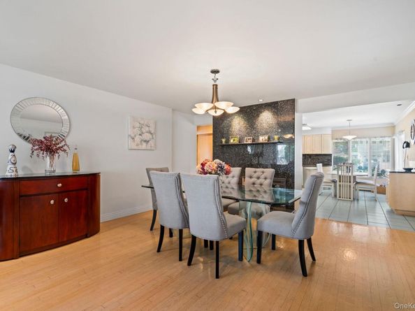 12 Coachman Lane, Levittown NY 11756