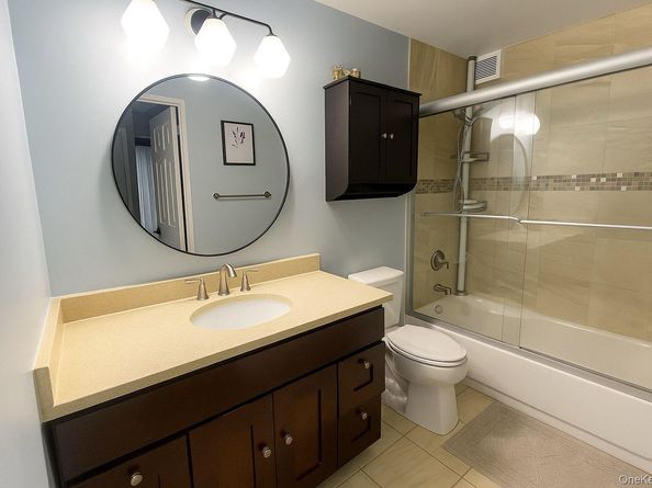724 166th Street 5D, Beechhurst NY 11357