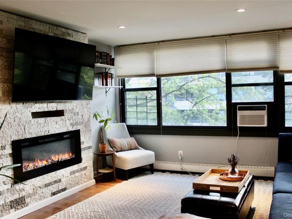 724 166th Street 5D, Beechhurst NY 11357
