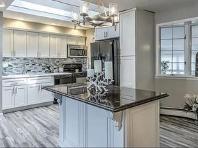 4 THOMAS Drive, North Babylon NY 11703