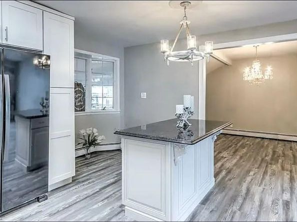 4 THOMAS Drive, North Babylon NY 11703