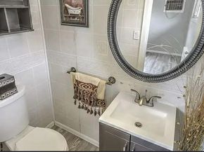 4 THOMAS Drive, North Babylon NY 11703
