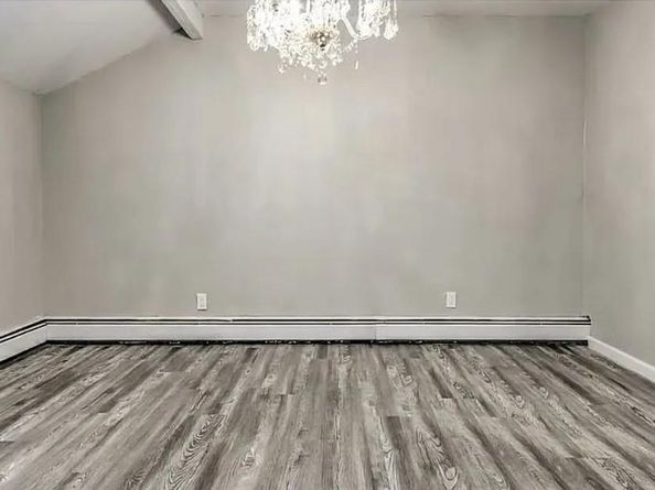 4 THOMAS Drive, North Babylon NY 11703