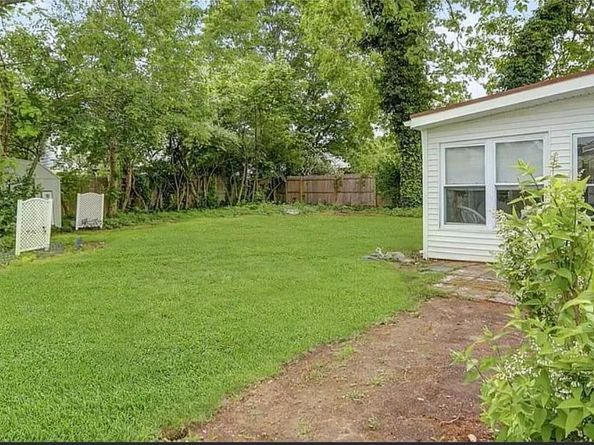 4 THOMAS Drive, North Babylon NY 11703