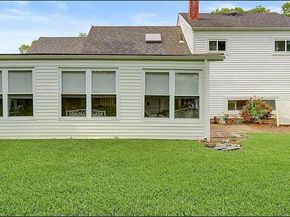 4 THOMAS Drive, North Babylon NY 11703