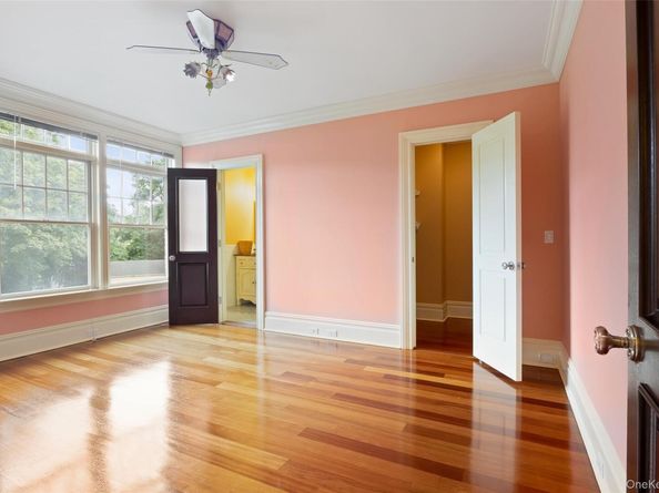 52 Brushy Neck Ln, Westhampton NY 11977